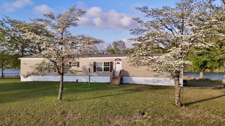 manufactured homes Cross SC, Charleston area, Snowy Owl Airbnb Listing, Snowy Owl community, family friendly mobile home comm